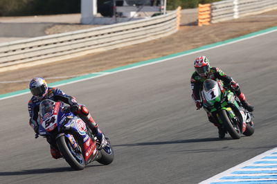 Toprak Razgatlioglu and Jonathan Rea, Jerez WorldSBK race1, 26 September 2021