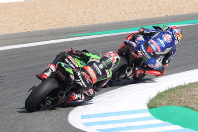 Toprak Razgatlioglu and Jonathan Rea, Jerez WorldSBK race1, 26 September 2021