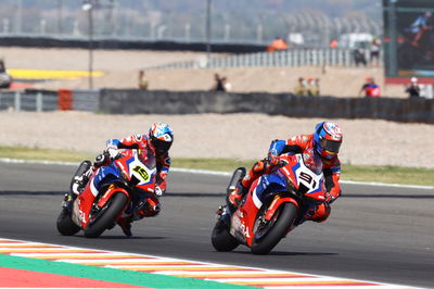 Leon Haslam and Alvaro Bautista, Argentine WorldSBK race2, 17 October 2021