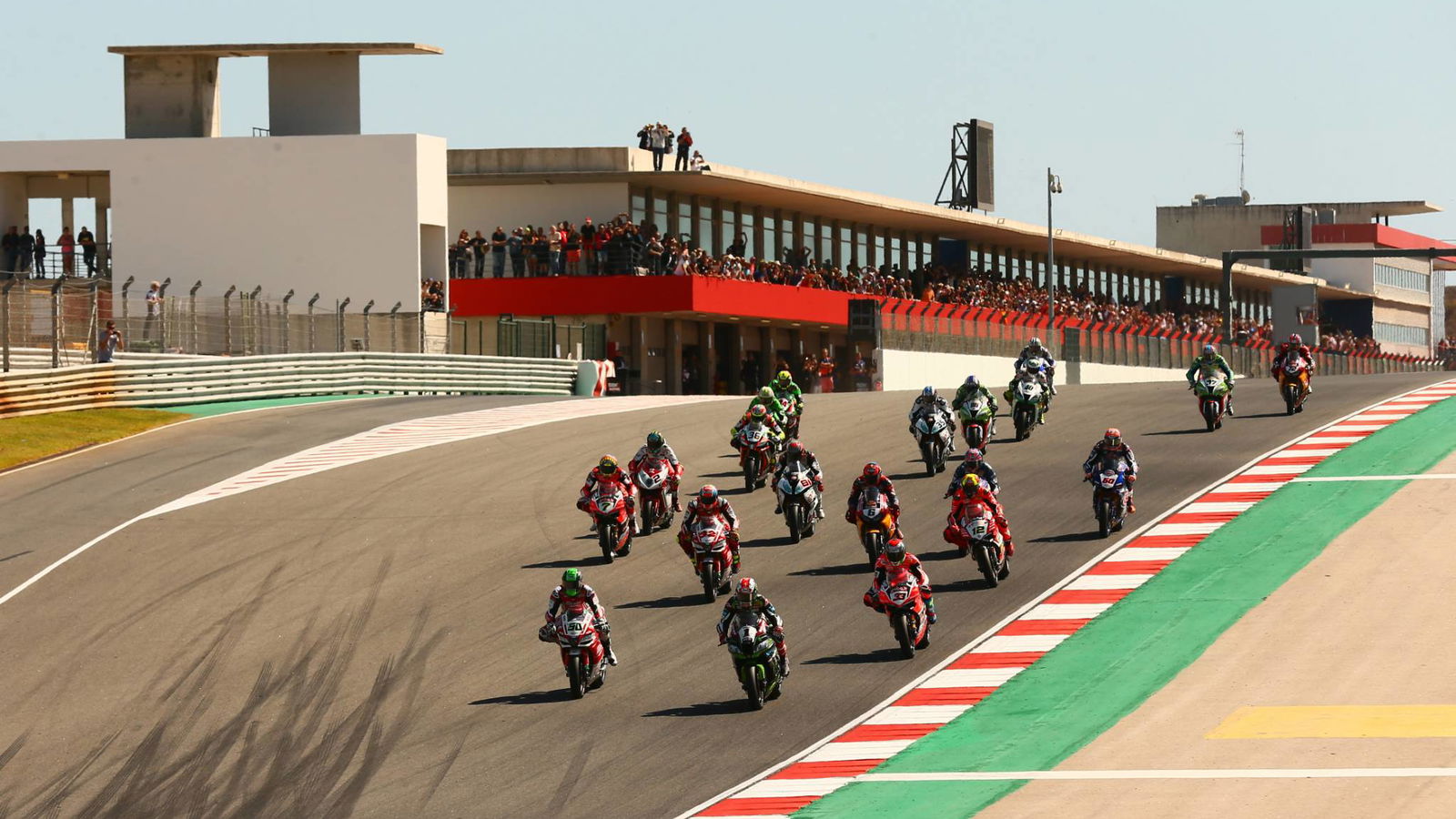 Pirelli extends World Superbike tyre supply deal until 2020