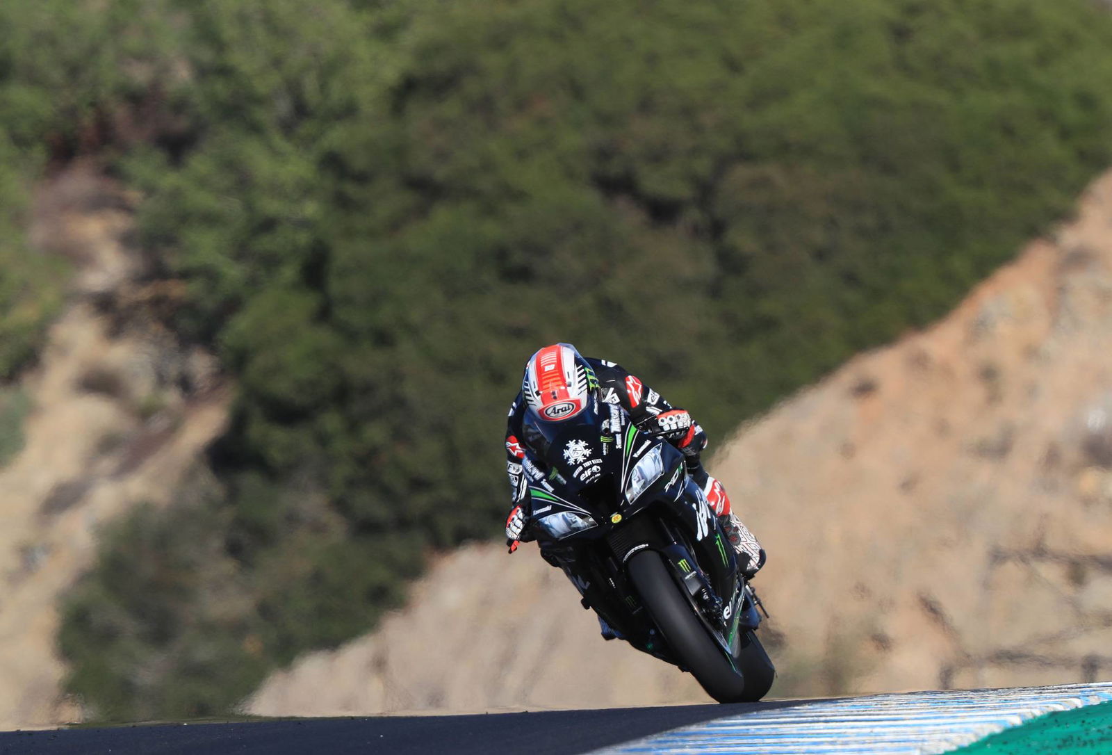 Rea tops opening day of Jerez WSBK test