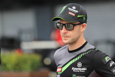 Rea fastest as Aragon starts in wet