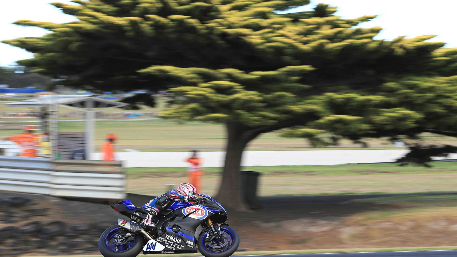 Mahias starts World Supersport title defence with victory
