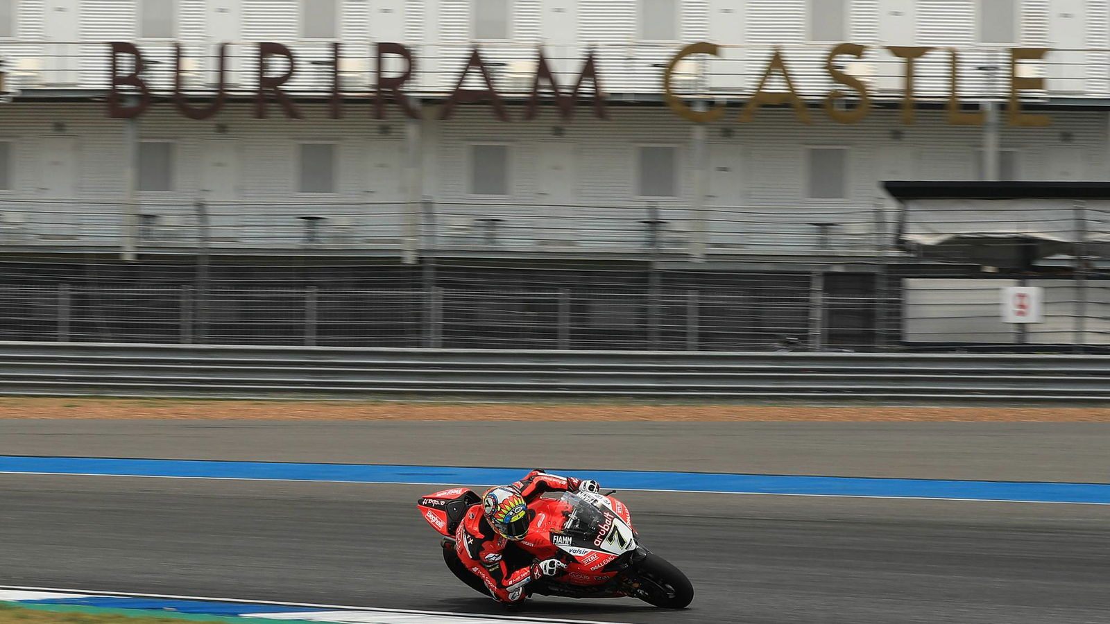 Davies in control for maiden Thailand win