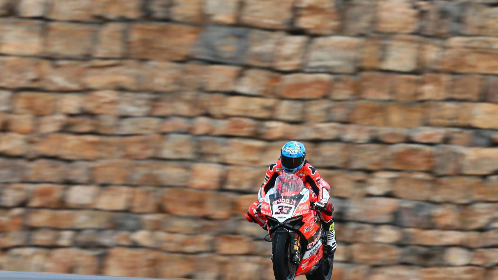 Melandri memimpin dakwaan Ducati melawan Rea di Aragon