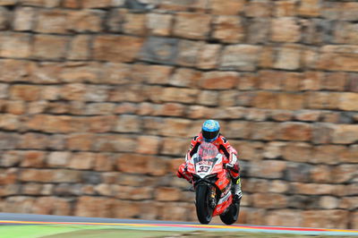 Melandri leads Ducati charge against Rea at Aragon