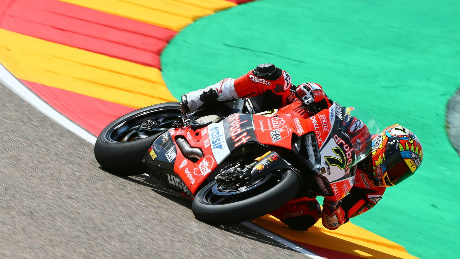 Davies sees off Rea for Aragon victory