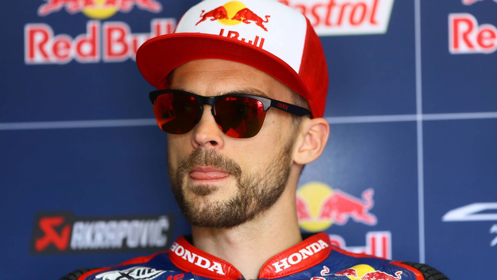 Camier bersiap untuk menggertakkan gigi untuk pulang ke rumah