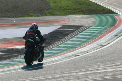 Rea irresistible in Imola opener