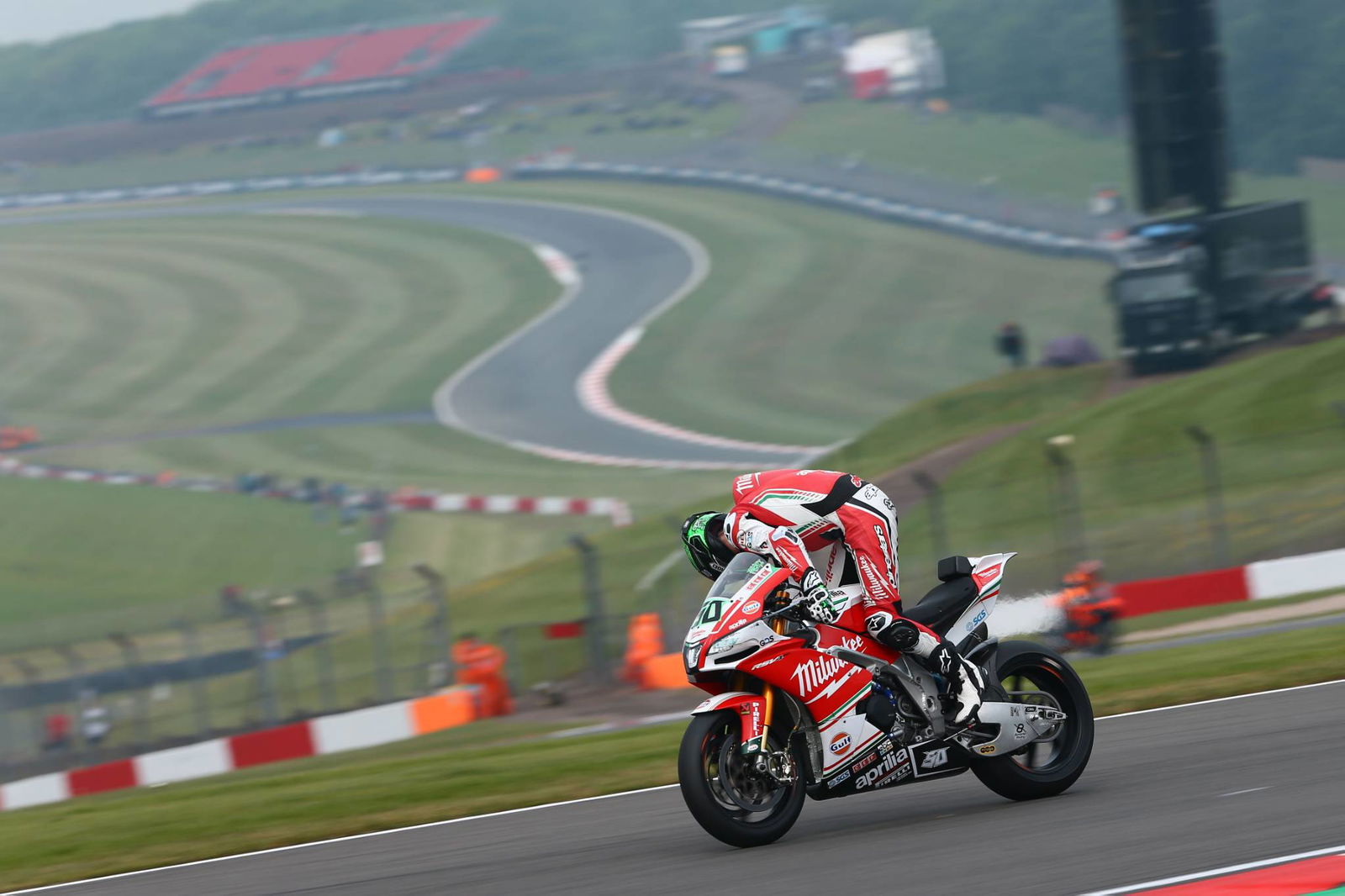 Davies bertarung dengan Ducati-nya ke posisi kelima