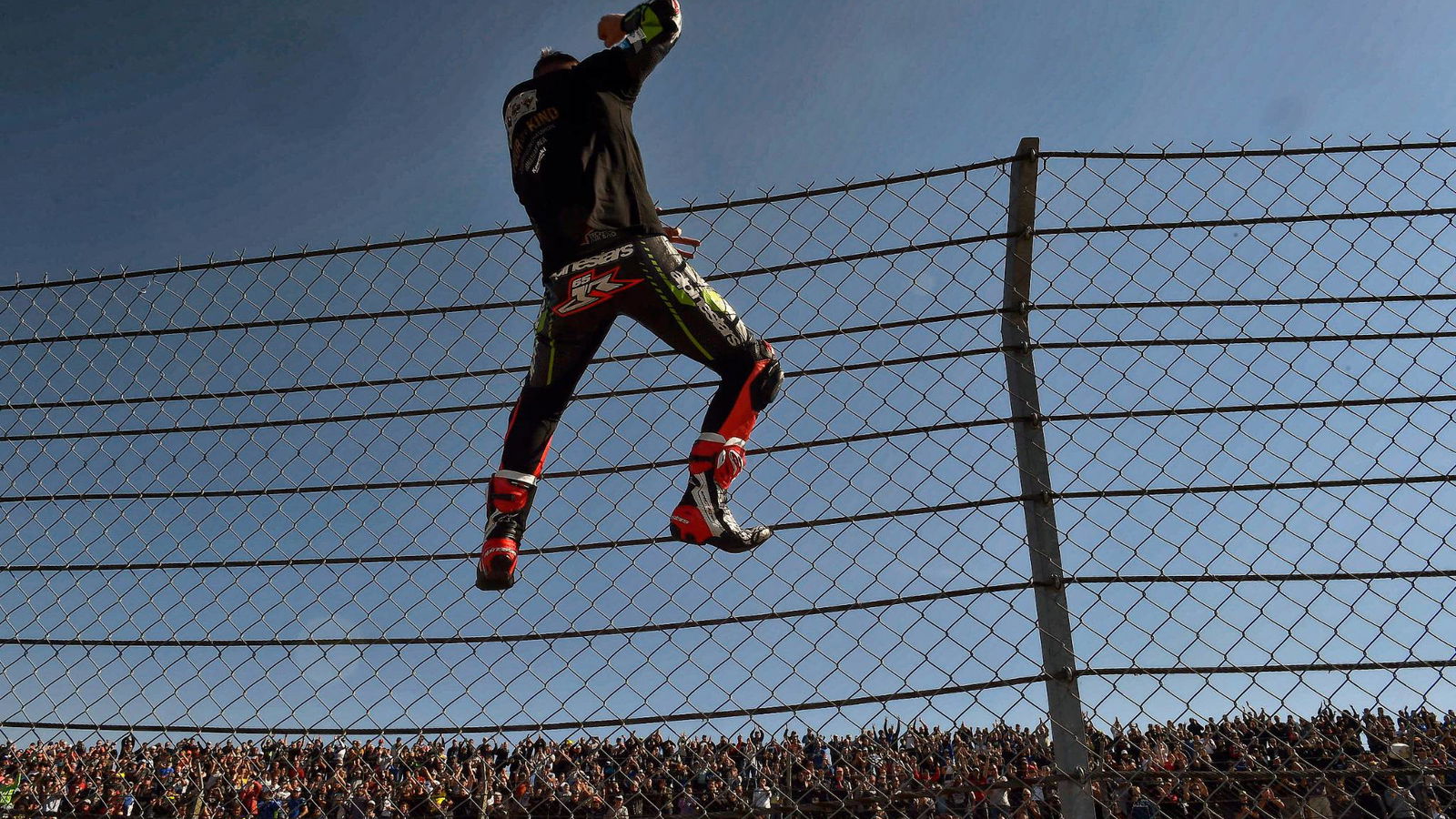 Rea’s flawless victory seals fourth World Superbike crown