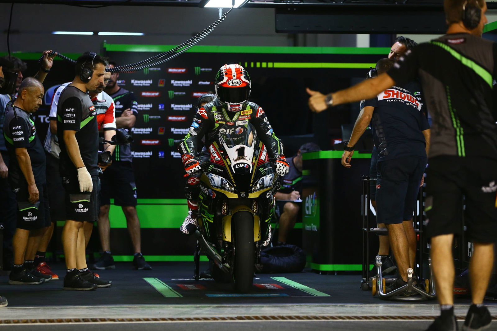 Lowes 'digs in' to end podium drought in Qatar