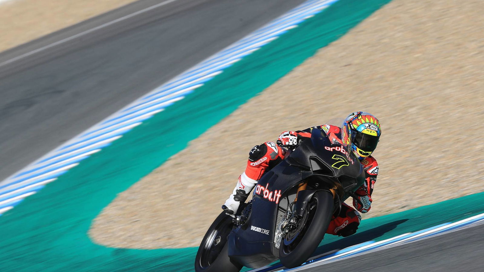 Davies: No carry over between Ducati V-twin and V4