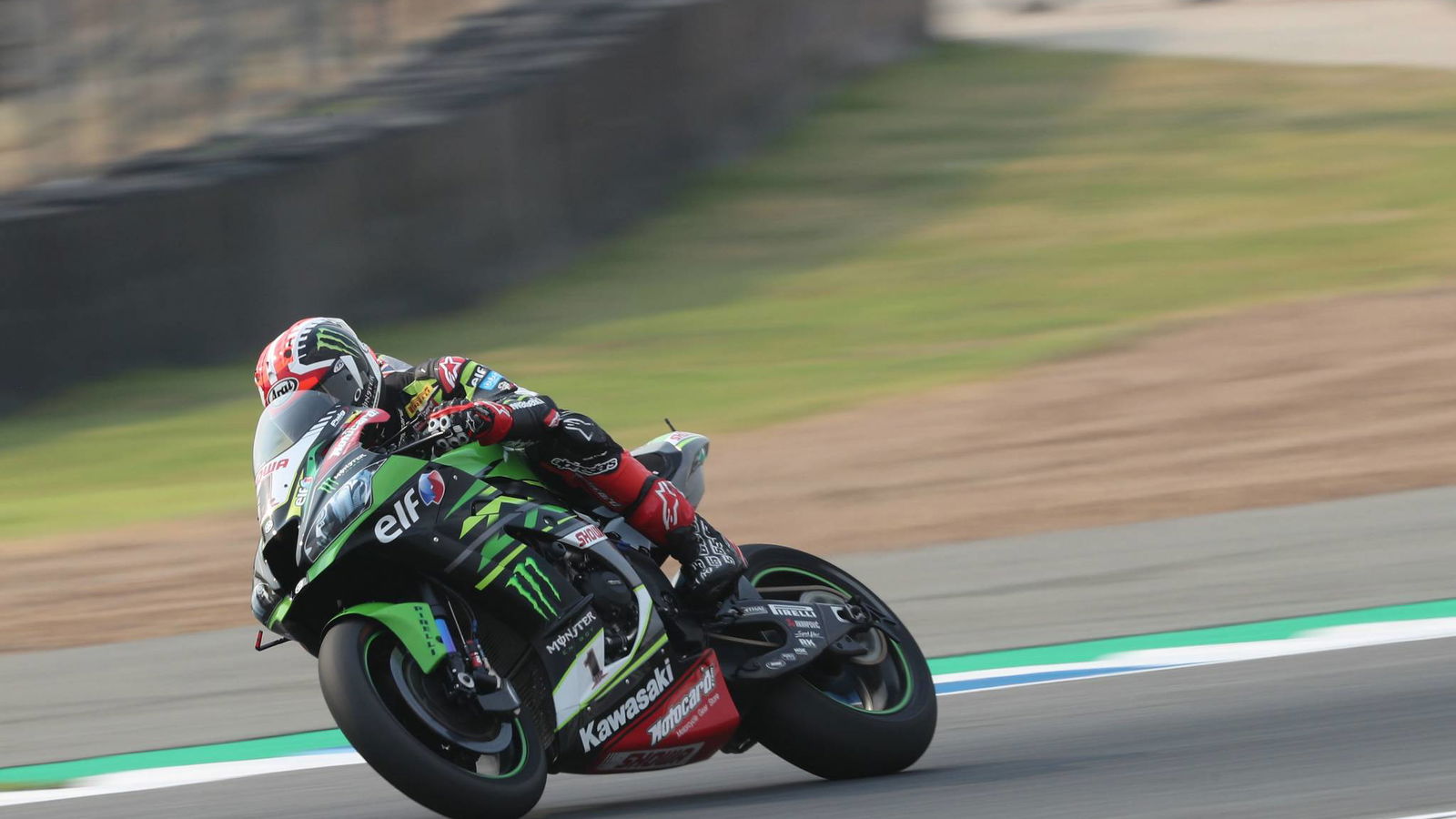Rea closes gap to Bautista ahead of qualifying