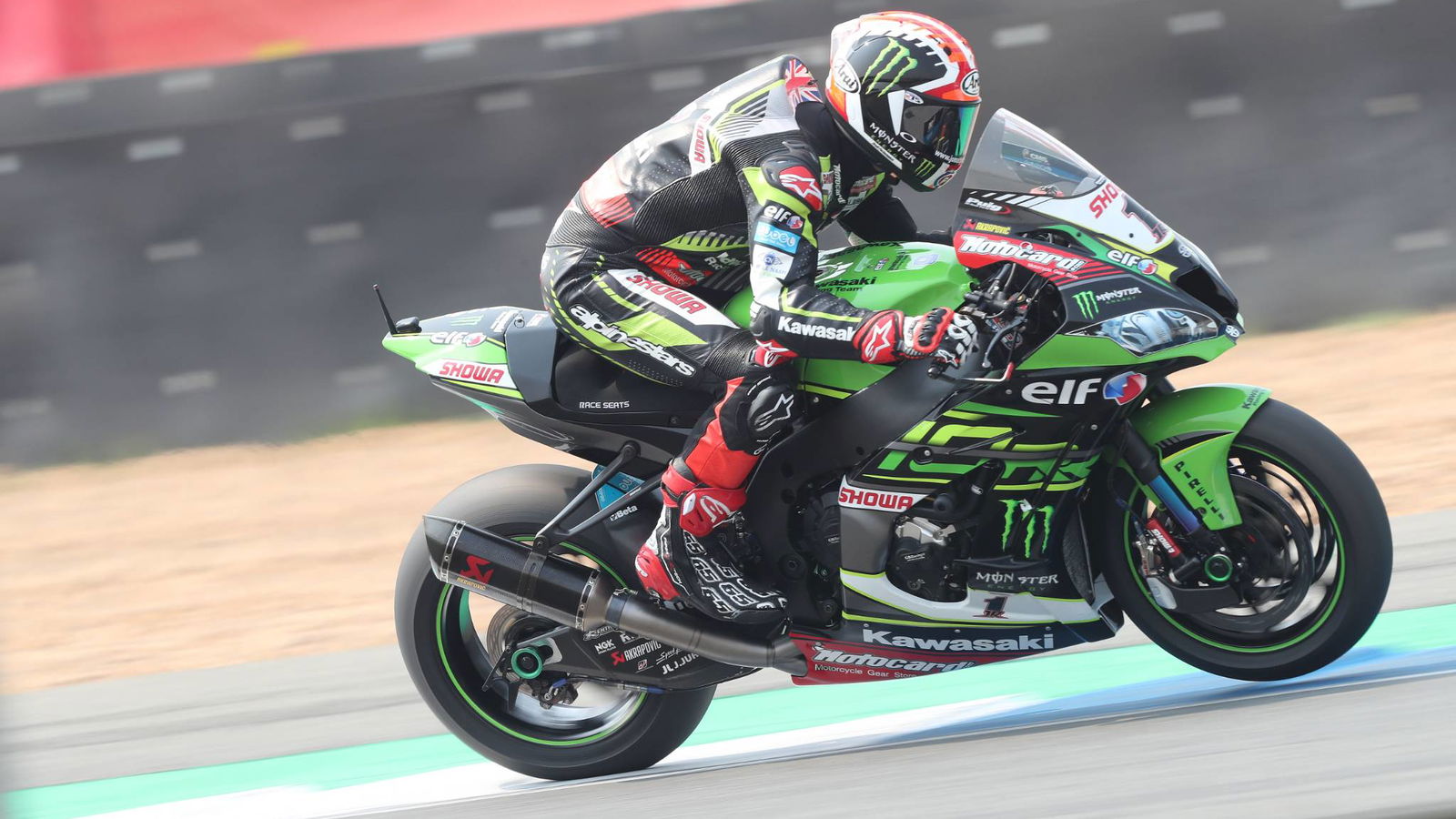 Rea berada di puncak FP3 yang lembap di Donington Park
