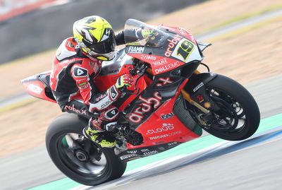 Bautista bolts clear early at Aragon