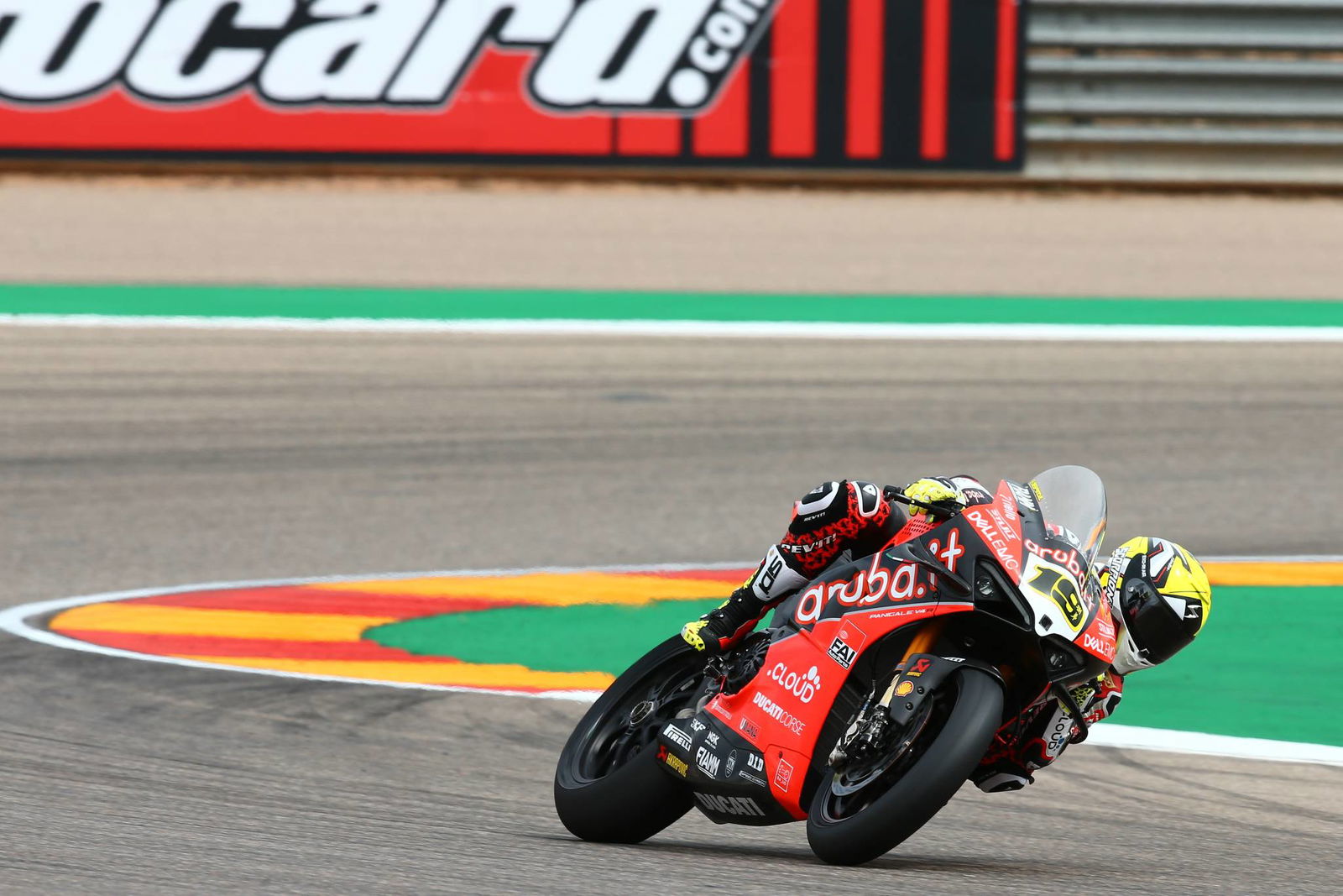 Sykes keeps pressure on Bautista in warm-up