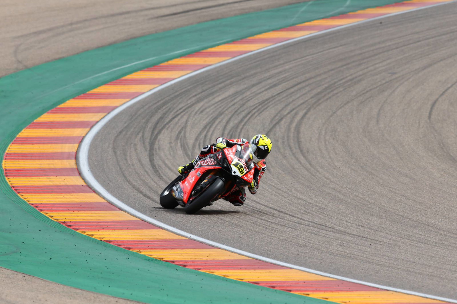 Bautista clears off in sprint race