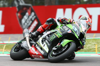 Rea sprints to commanding Imola win