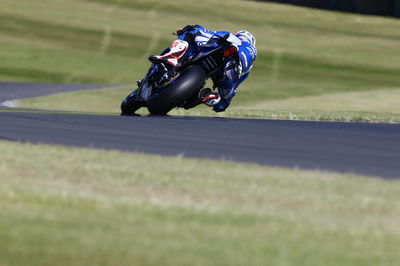 Cluzel coolly holds off Caricasulo for Donington WorldSSP win