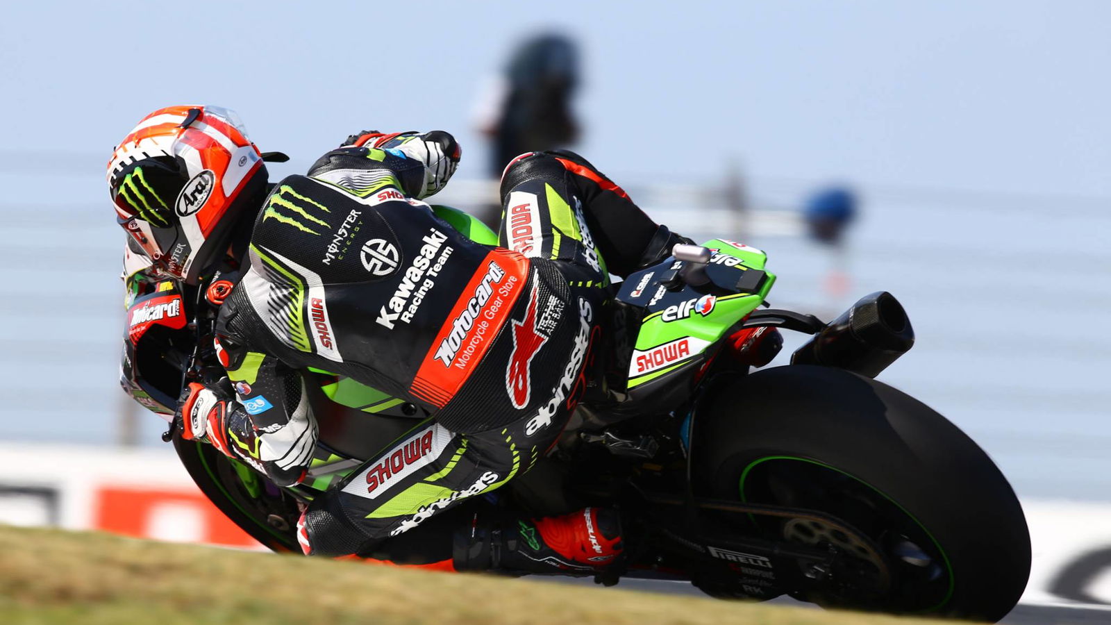 Rea untouchable as Bautista recovers from first-corner clash
