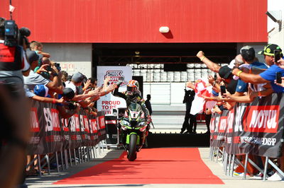 Rea keeps clear of Bautista charge for sprint race win