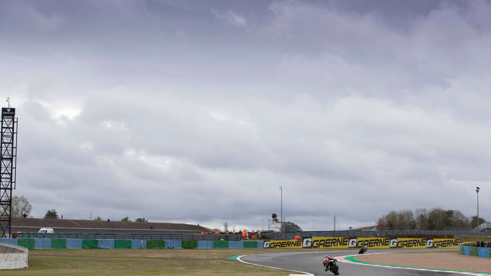 Razgatlioglu leads Rea in drying FP3 at Magny-Cours
