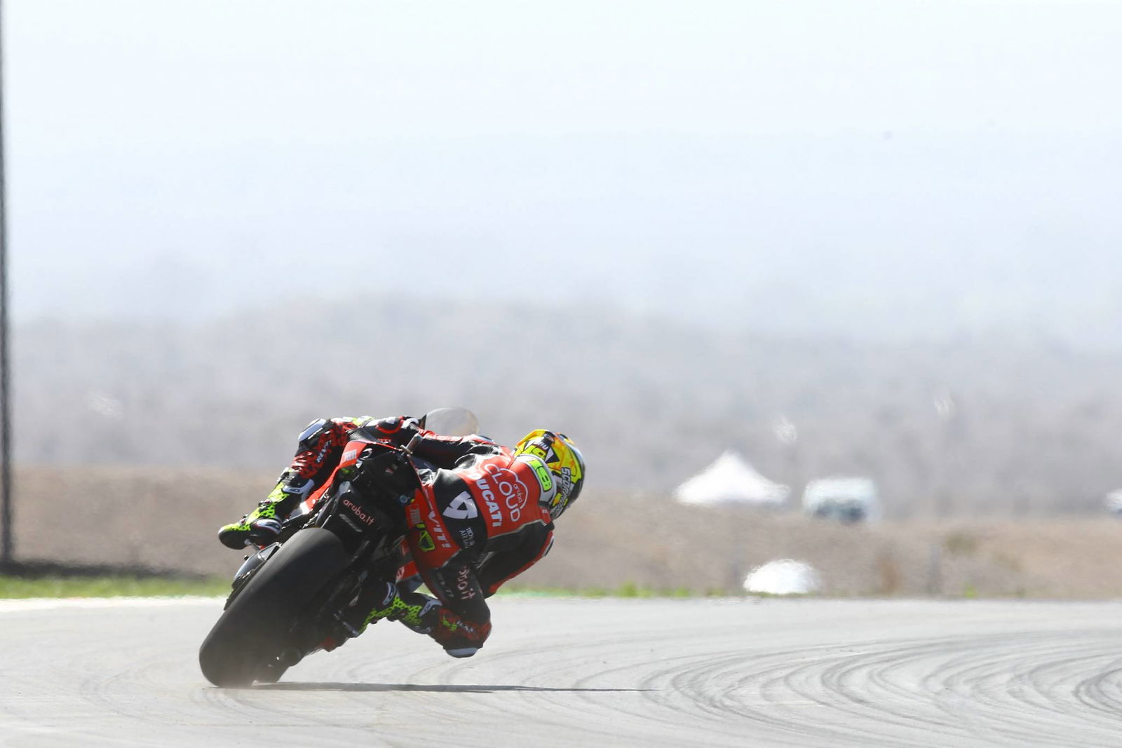 Bautista and Rea trade fastest lap times to storm clear