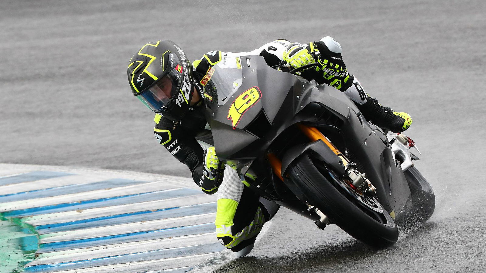 Bautista adapting riding style to match Honda