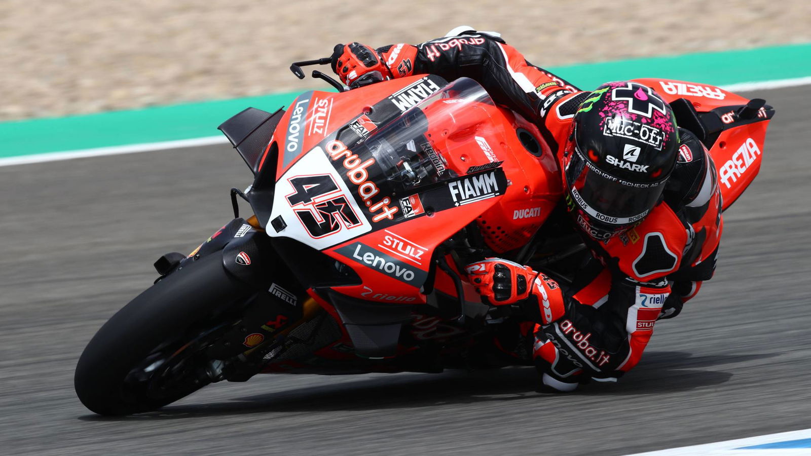 Redding mengirim pesan dengan kemenangan Jerez WorldSBK yang berkelas atas Rea