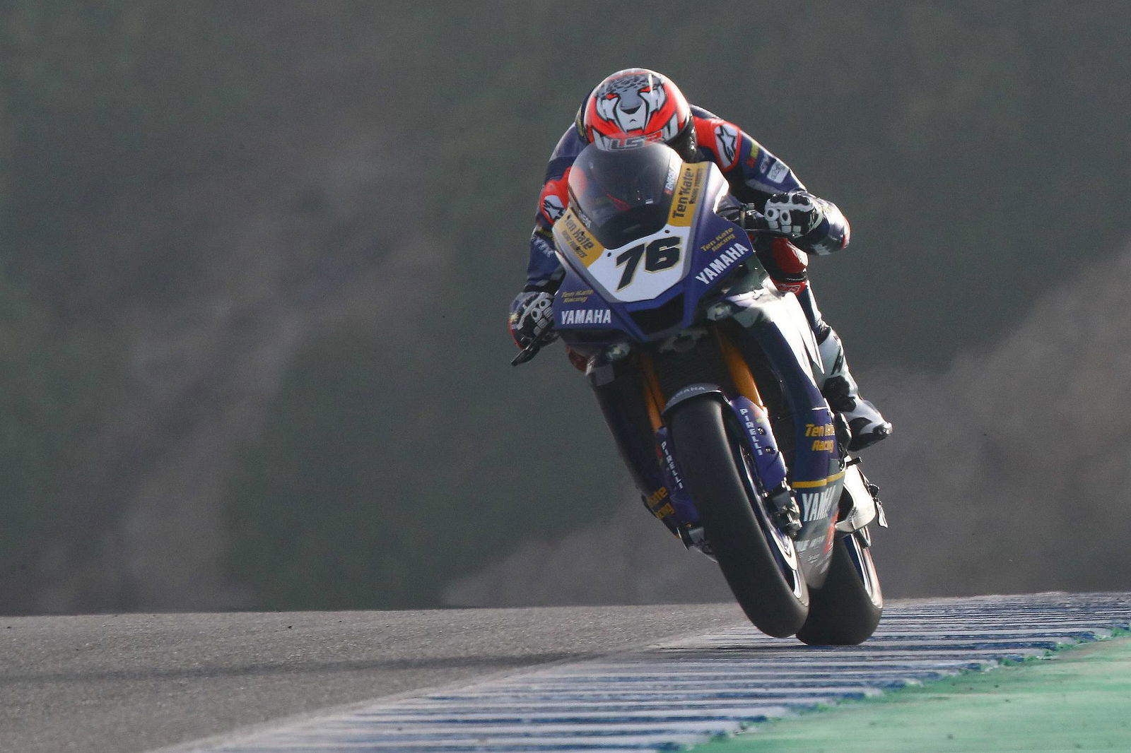 van der Mark to the front as Yamaha comes to fore