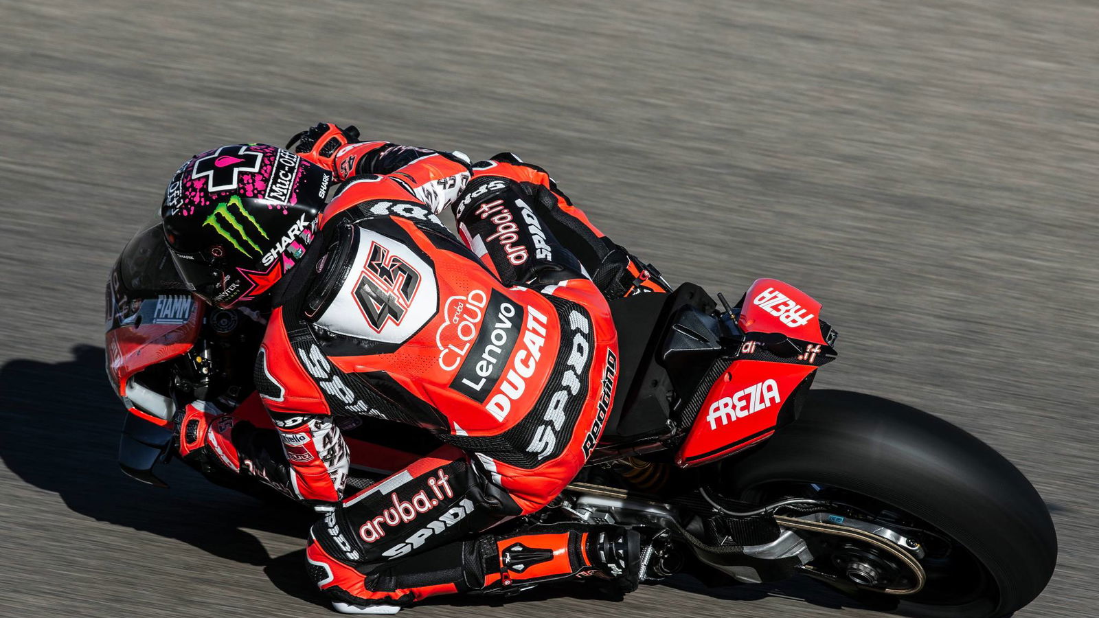 Redding sweeps Friday practice at Estoril to up pressure on Rea