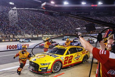 Buescher Memenangkan Wild Bristol Race sebagai Harvick, Kyle Busch Tersingkir Dari Playoff