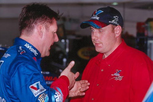 Stewart survives Earnhardt onslaught.
