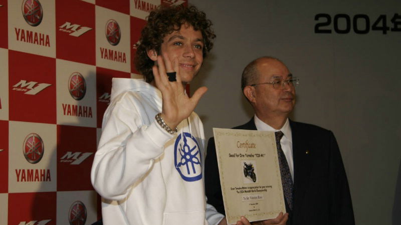 Rossi given M1 during Yamaha celebration.