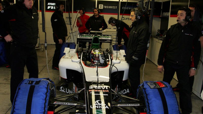 Minardi test Aussies, and 2005 package.