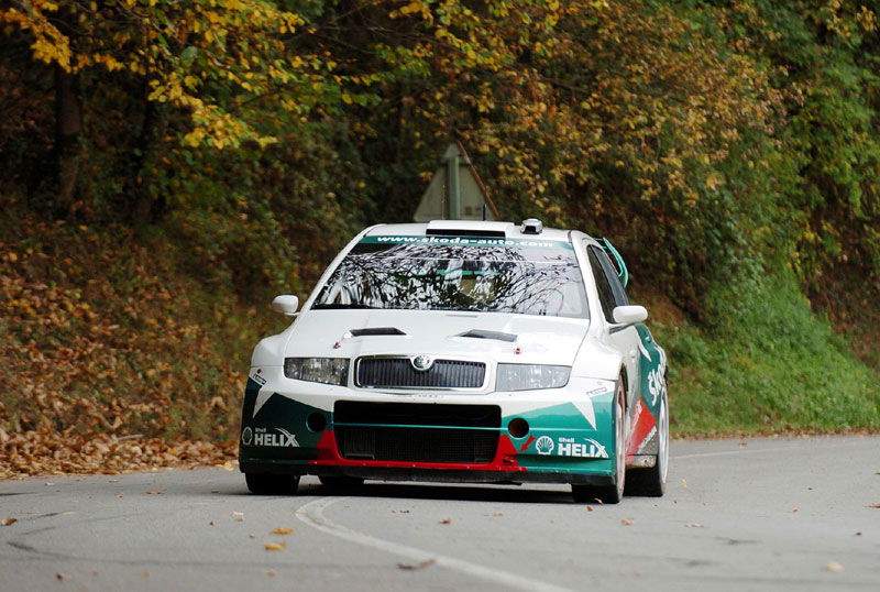 Citroen: Loeb could drive private Xsara in 06.