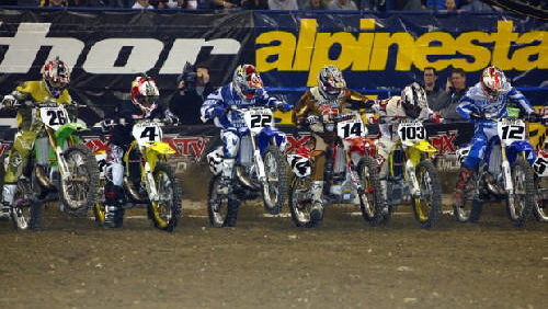 Carmichael, Reed lead four-stroke SX switch.