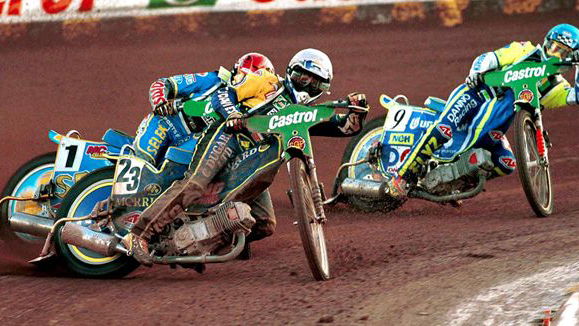 Belle Vue playing with full deck.