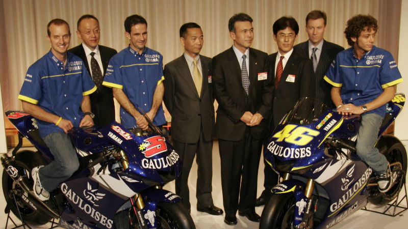 First pics: Yamaha unveils 2005 M1 livery.