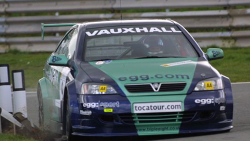 James Thompson hot on the heels of BTCC leader.