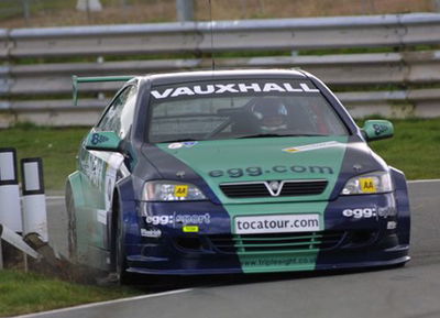 James Thompson hot on the heels of BTCC leader.