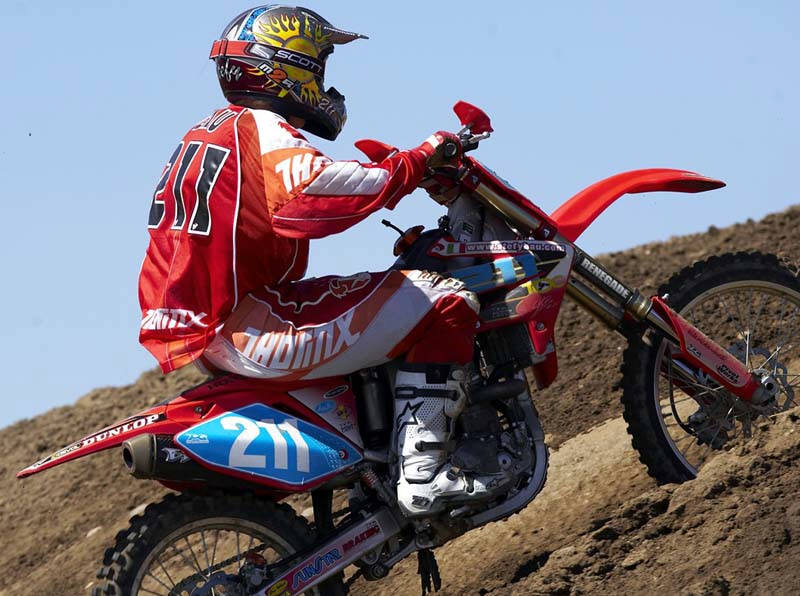 Everts wins British GP, Nunn thrills home fans.