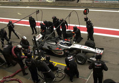 New pitstop cooling system for McLaren-Mercedes.