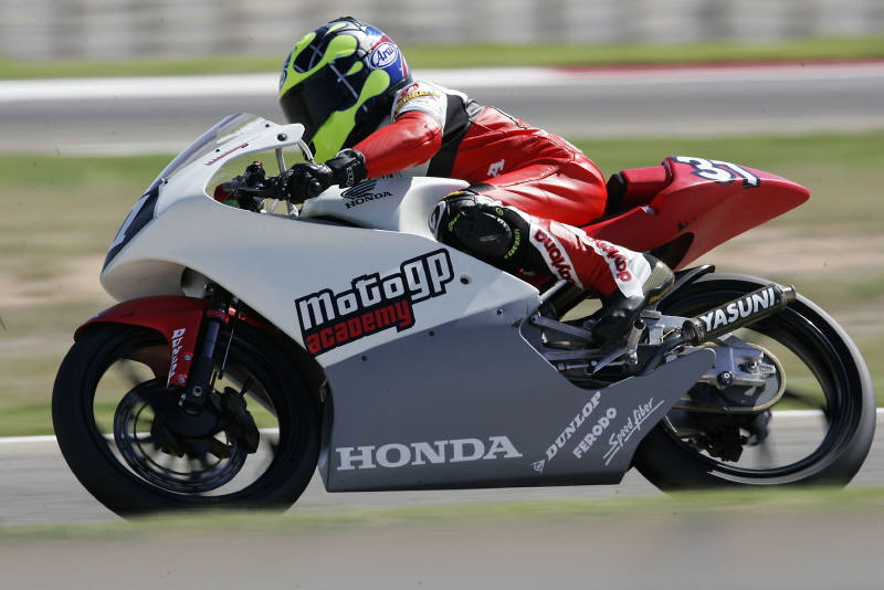 Tour the Gauloises Yamaha pits - virtually!