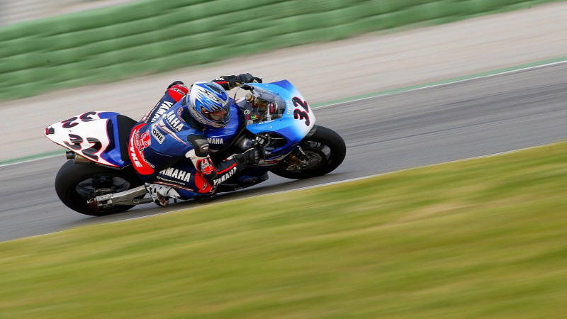 Nakatomi hurt on Yamaha France debut, Abe fastest.