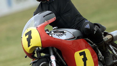 Sheene's widow to wave F1 chequered flag.