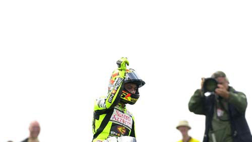 Rossi rules in Estoril - Biaggi crashes again.