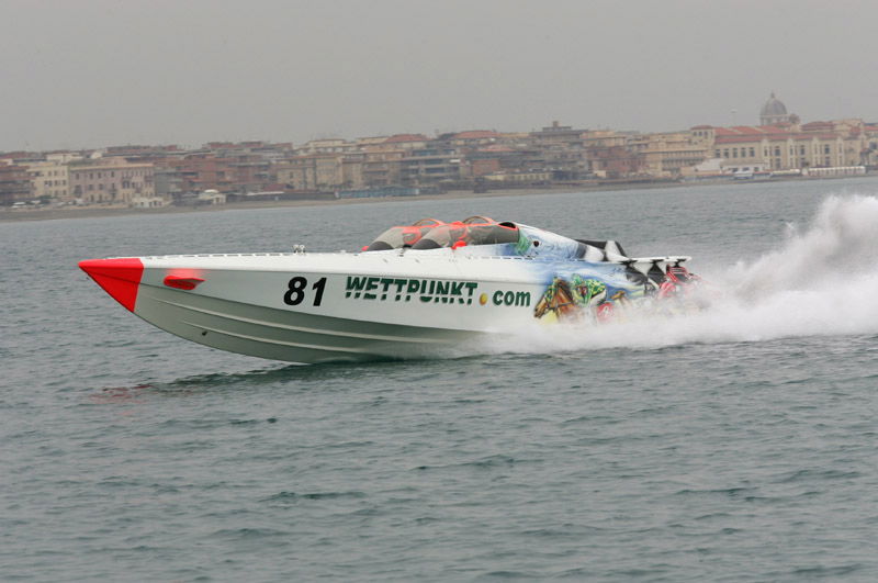 Moss, Vanwall reunion set for <I>GPlive</I>.