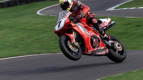Hislop takes double Cadwell Park victories.